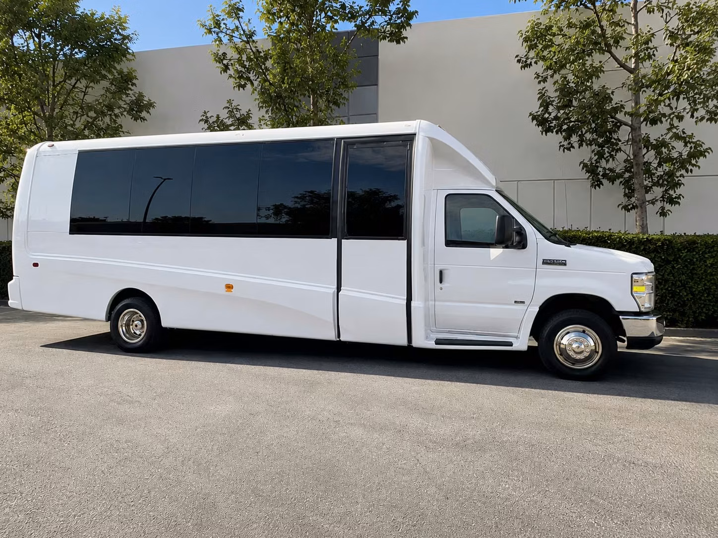 15 passenger minibus