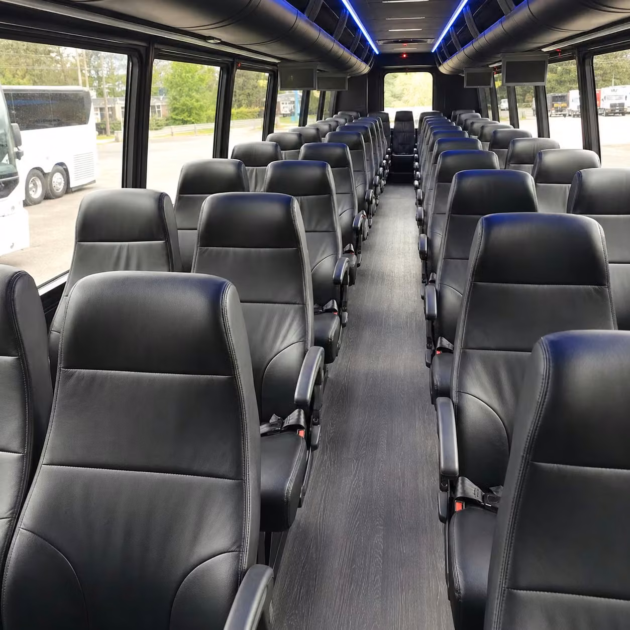 minibus rentals in nampa keep smaller prom groups comfortable and together